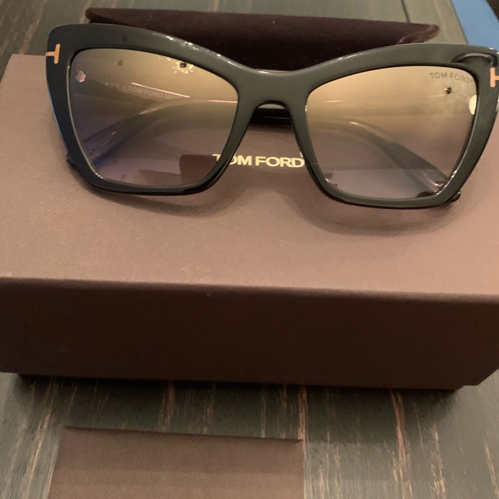 New - Tom Ford, gradient brown cat-eye sunglasses